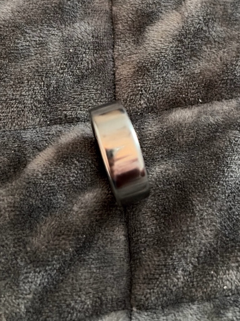 Oura Ring Gen 4 Silver Sz 8 Does Not Hold A Charge Or Connect (Parts Only)